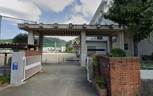 Used 5DK House in Kainan, Wakayama - 99.62m² - Thumbnail 3