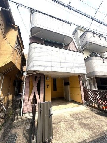 Detached House for Sale in Setagaya, Tokyo - 2SLDK, 3 Floors - Thumbnail 2