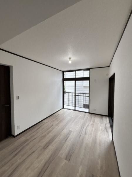 Renovated 3LDK RC House in Hodogaya-ku, Yokohama - Thumbnail 2