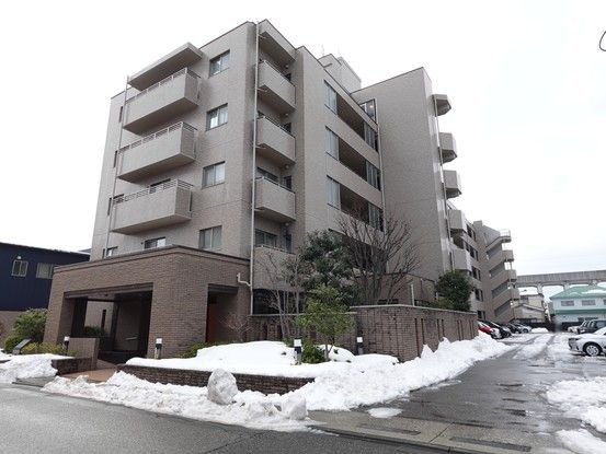 Servas Murasaki-take 4LDK Apartment for Sale in Niigata - Thumbnail 2