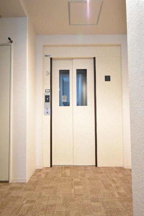 Renovated 4LDK Apartment in Sapporo Chuo Ward Near Streetcar - Thumbnail 2