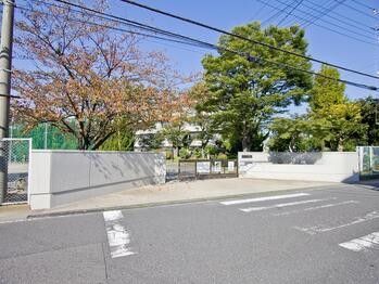 3LDK Apartment for Sale in Warabi City, Saitama - Thumbnail 2