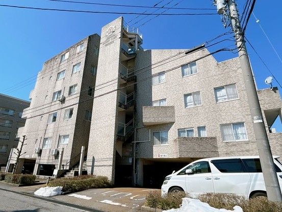 2LDK Apartment for Sale in Takaoka, Toyama - 61.87 sqm - Thumbnail 3