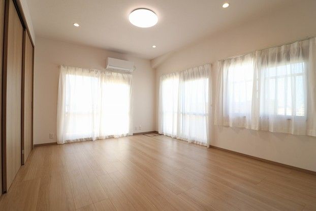 Renovated 2LDK Apartment with Sea View in Ginowan, Okinawa - Thumbnail 3