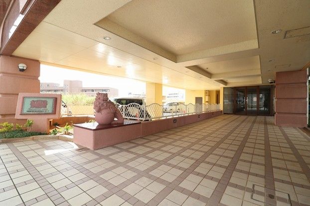 Renovated 2LDK Apartment with Sea View in Ginowan, Okinawa - Thumbnail 2