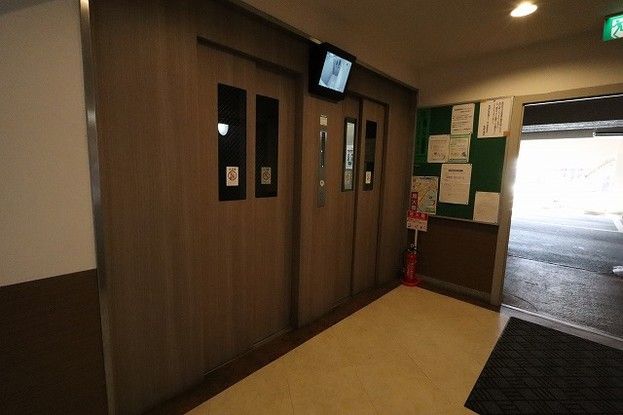 Renovated 2LDK Apartment in Nishi-ku, Hiroshima - 58.33 sqm - Thumbnail 3