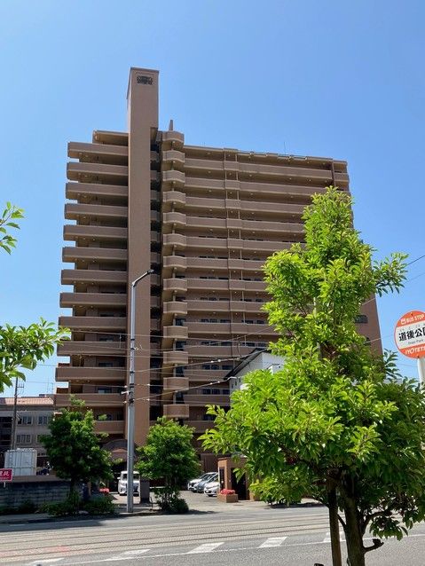 2SLDK Apartment for Sale in Matsuyama, Ehime - Image 1