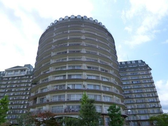 Renovated 1LDK Apartment with Lake Biwa View in Moriyama - Thumbnail 4