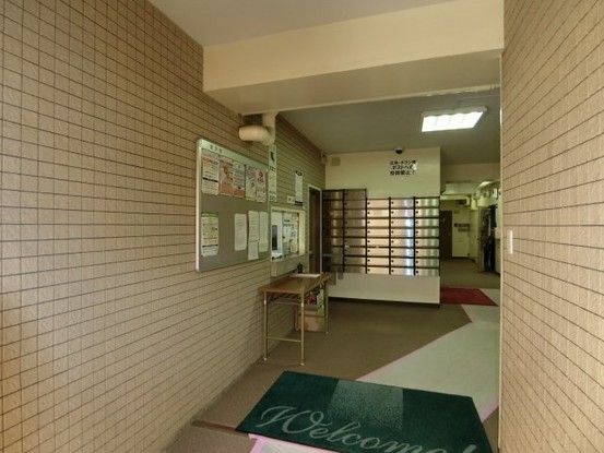 Renovated 2LDK Apartment in Shinjuku, Tokyo | 51.94m² - Thumbnail 4