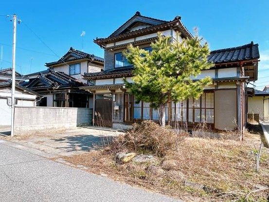 Renovated 4LDK Detached House for Sale in Hakui, Ishikawa - Thumbnail 2