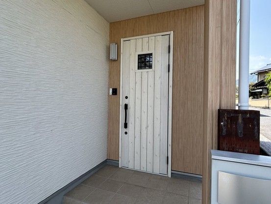 Renovated 4SLDK House in Hatsukaichi with Corner Lot - Thumbnail 4