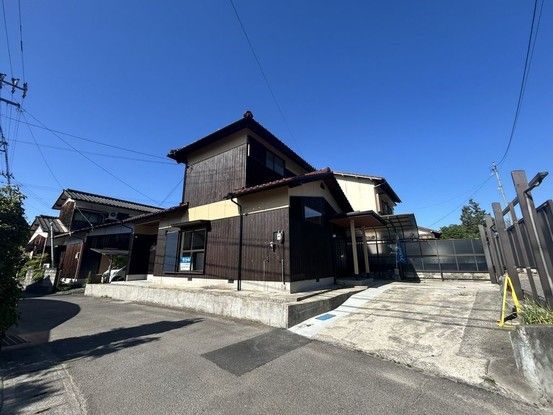 Renovated 4LDK House for Sale in Niihama, Ehime - Thumbnail 2