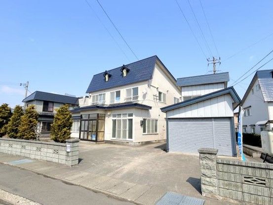 8DK Detached House for Sale in Fujisaki, Aomori - Main Image