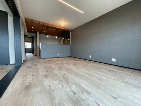 Renovated 3LDK Apartment in Kobe Port Island - Thumbnail 4