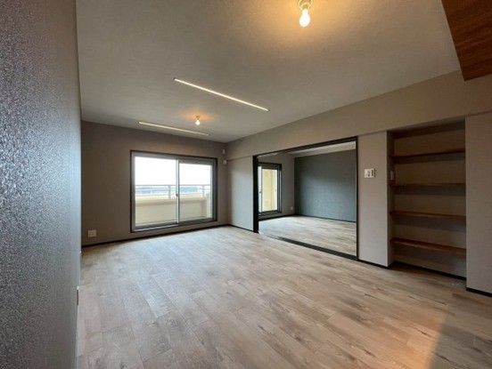 Renovated 3LDK Apartment in Kobe Port Island - Thumbnail 3