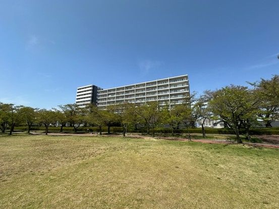 Top-Floor 2LDK Apartment in Koriyama with Seismic Isolation - Thumbnail 2