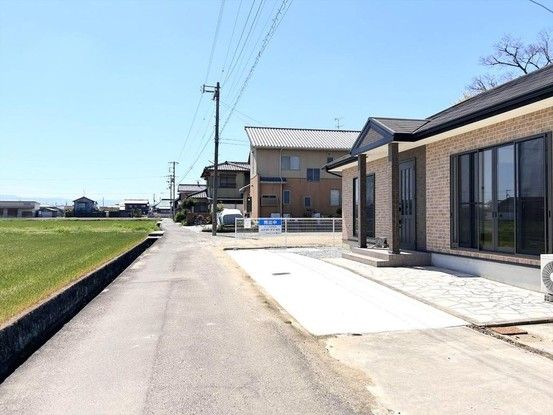 2LDK Partially Renovated House in Takamatsu, Kagawa - Thumbnail 4