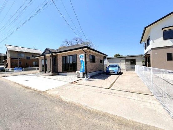 2LDK Partially Renovated House in Takamatsu, Kagawa - Thumbnail 3