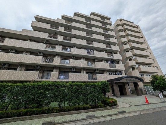 3LDK Apartment for Sale in Shiragoka, Saitama - Thumbnail 2