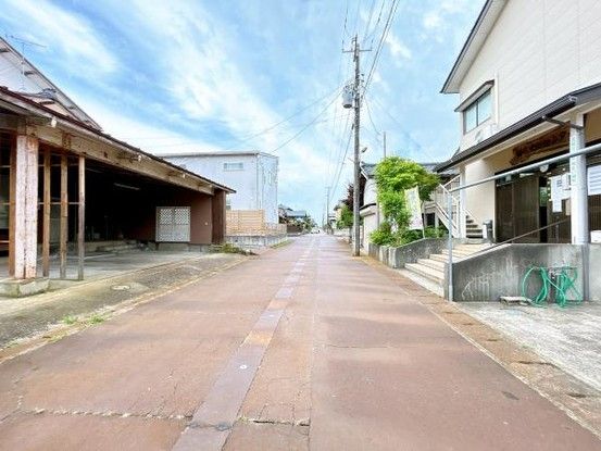 Renovated 3LDK House in Agono, Niigata | 17.49M Yen - Thumbnail 2