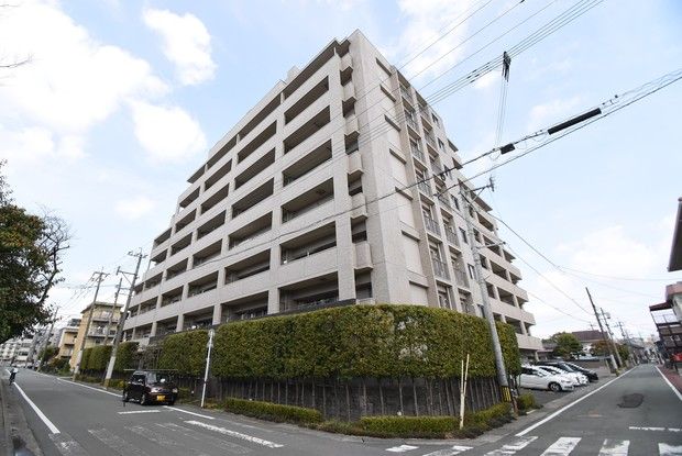 Eil Mansion Hakusan-dori 2LDK Apartment in Kumamoto City - Thumbnail 3