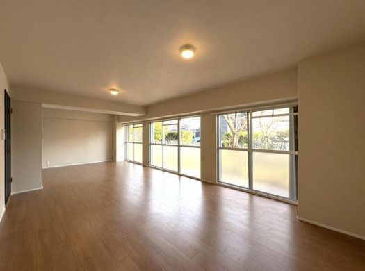Spacious 3LDK Apartment for Sale in Minoo, Osaka - Thumbnail 3