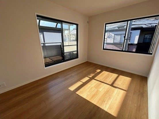 Renovated 3LDK House in Takarazuka with Corner Lot - Thumbnail 2