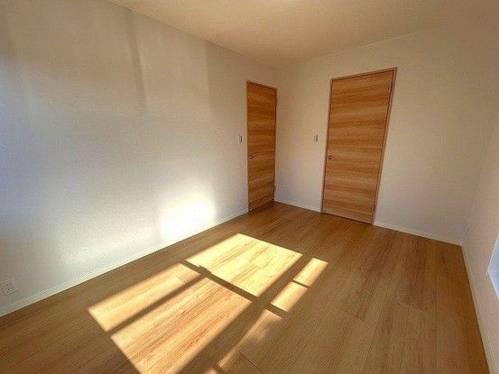Renovated 3LDK House in Takarazuka with Corner Lot - Thumbnail 4