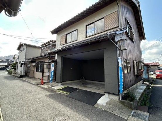 Renovated 4LDK House with Inner Garage in Obama City, Fukui - Thumbnail 2