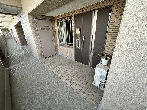 Renovated 3LDK Apartment in Koshien-guchi, Nishinomiya - Thumbnail 4