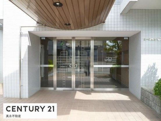 3LDK Apartment for Sale in Ogaki, Gifu Near Ogaki Station - Thumbnail 3