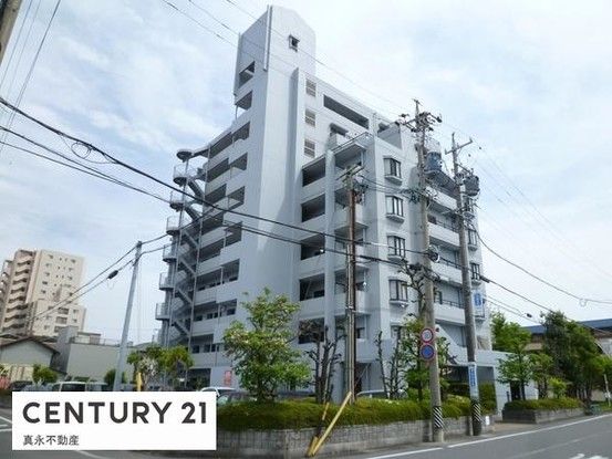 3LDK Apartment for Sale in Ogaki, Gifu Near Ogaki Station - Thumbnail 2