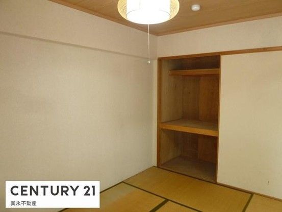 3LDK Apartment for Sale in Ogaki, Gifu Near Ogaki Station - Thumbnail 4