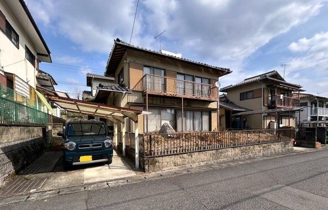 Renovated 4DK House in Oita City with 4 Car Parking - Thumbnail 2