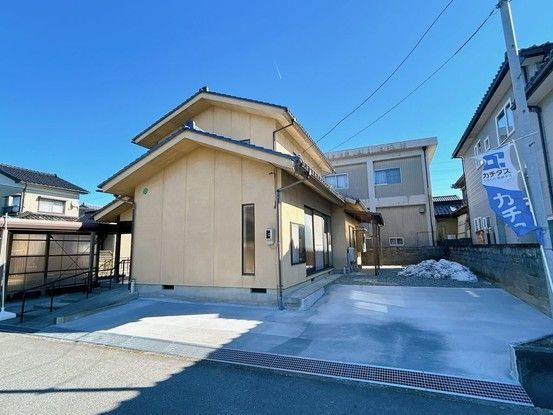 Renovated 4LDK Detached House in Toyama City, 136 sqm - Thumbnail 2