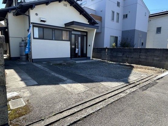 Renovated 2LDK House in Fuji City, Shizuoka - 63.75 sqm - Thumbnail 4
