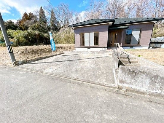 Renovated 2DK House in Watari, Miyagi with Garden and Parking - Thumbnail 2