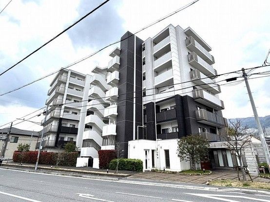 4LDK Apartment for Sale in Ikoma, Nara - 85.72 sqm - Thumbnail 2