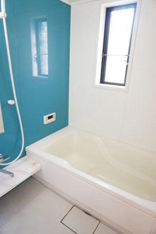 Spacious 4LDK House in Shijonawate with Double Parking — Image 3, Shijonawate, Osaka