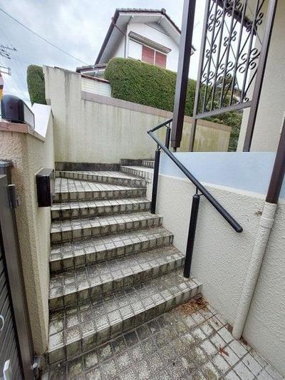 Spacious 4DK House in Yamanotedai with Double Parking — Image 2, Kumatori, Osaka