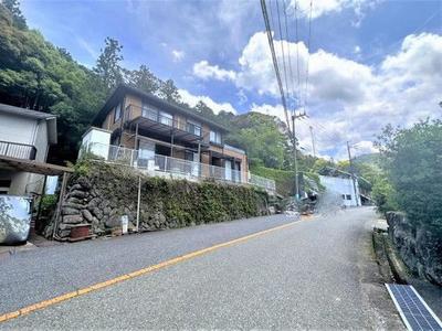 Spacious 6LDK House with Mountain Views in Kaizuka City — Image 1, Kaizuka, Osaka