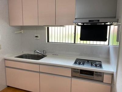 Renovated 3LDK House Near Izumi-Hashimoto Station, Kaizuka City — Image 1, Kaizuka, Osaka