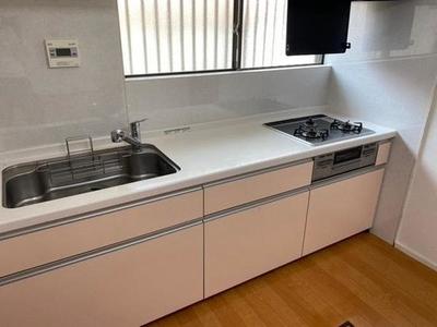 Renovated 3LDK House Near Izumi-Hashimoto Station, Kaizuka City — Image 2, Kaizuka, Osaka