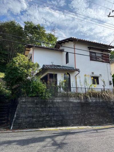 Traditional 4DK House in Tondabayashi with Two Parking Spaces — Image 1, Tondabayashi, Osaka