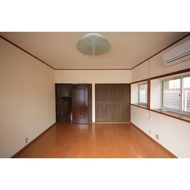 Sophia Shitobe Duplex Apartment Building for Sale in Tsuyama - Thumbnail 2
