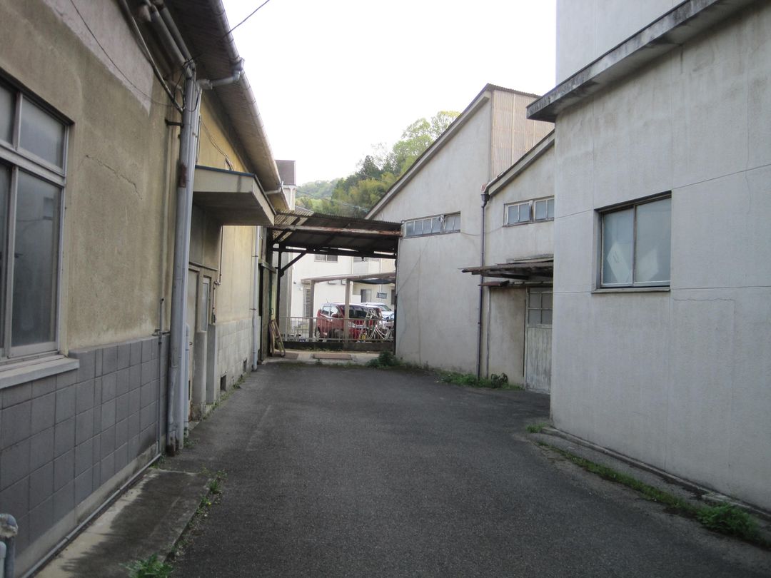 Warehouse with Office & Dormitory for Sale in Fuchu, Hiroshima - Thumbnail 3