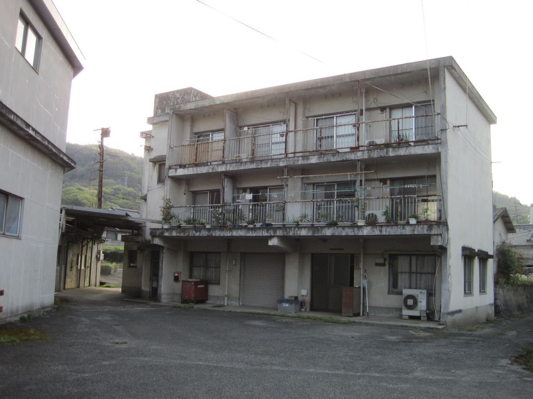 Warehouse with Office & Dormitory for Sale in Fuchu, Hiroshima - Thumbnail 2