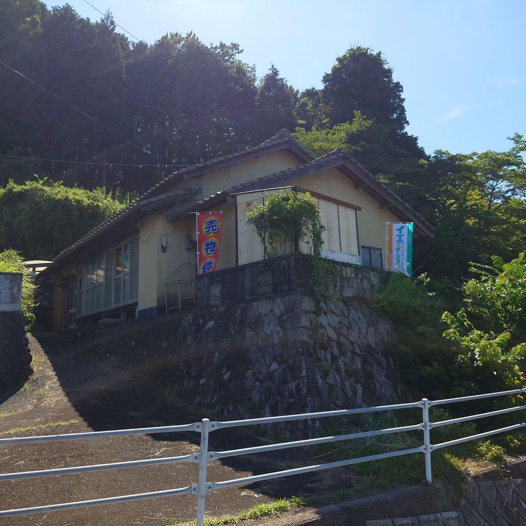7DK House for Sale in Mimasaka City, Okayama - 256 sqm Land - Thumbnail 2