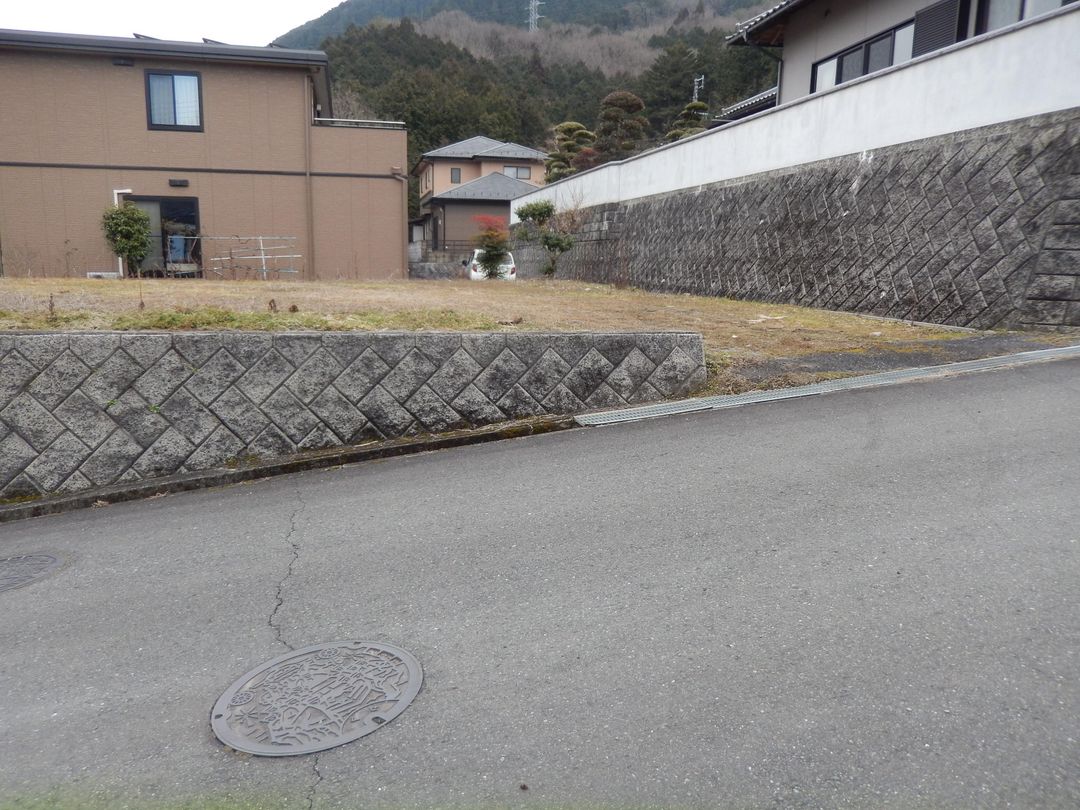 264 sqm Land for Sale in Quiet Maniwa City, Okayama - Thumbnail 4