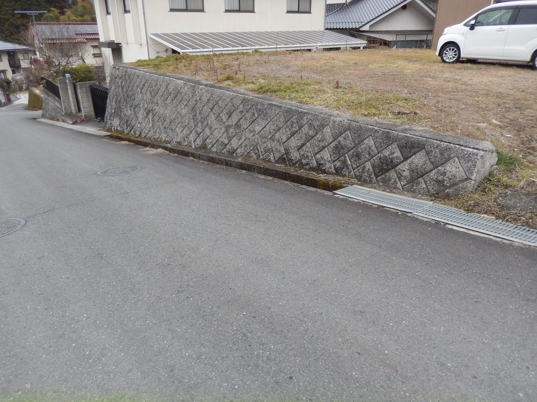 264 sqm Land for Sale in Quiet Maniwa City, Okayama - Thumbnail 3
